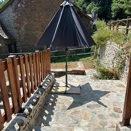 L'oustalou De Petit Jean بيت للعطل *